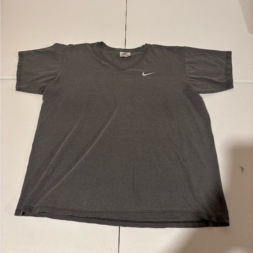 Vintage 90’s Nike Plain Gray Crewneck T-Shirt Men’s Size L Swoosh Logo